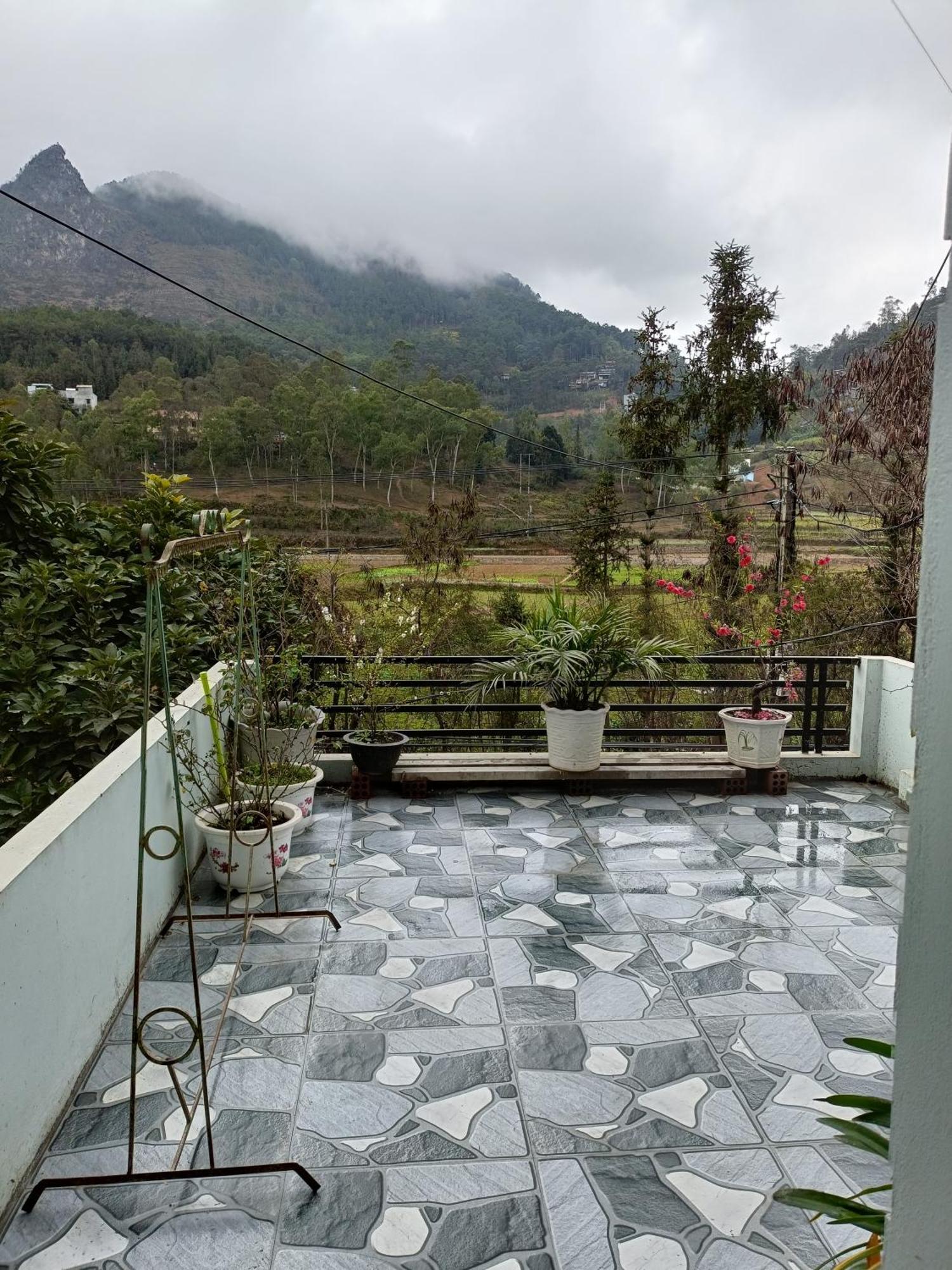 Hoang Bach Dong Van (Ha Giang)